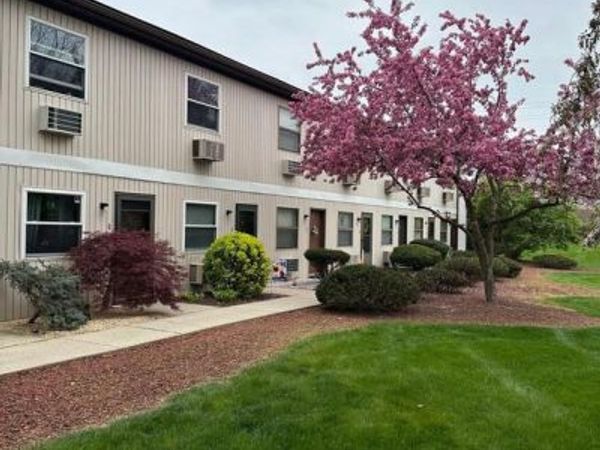 1338 F W WYOMISSING , WEST LAWN, PA 19609