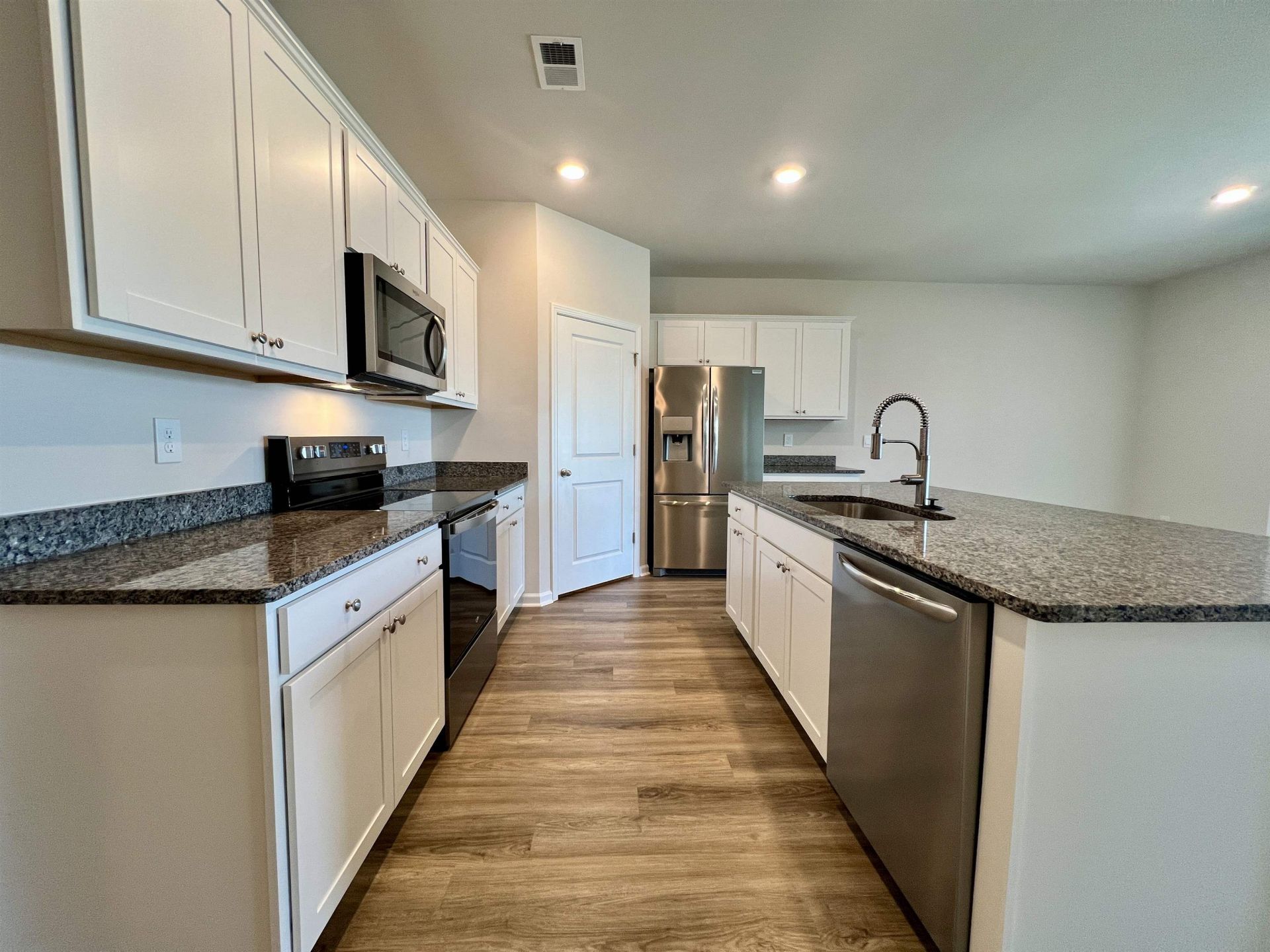 1838 Castlebay Dr. Photo 5