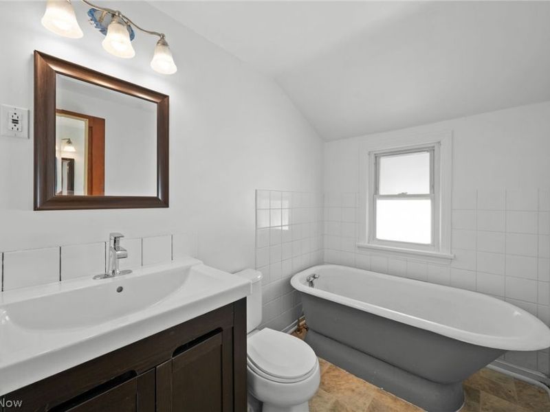 5601 Archmere Avenue, Cleveland, OH 44144 Photo 27