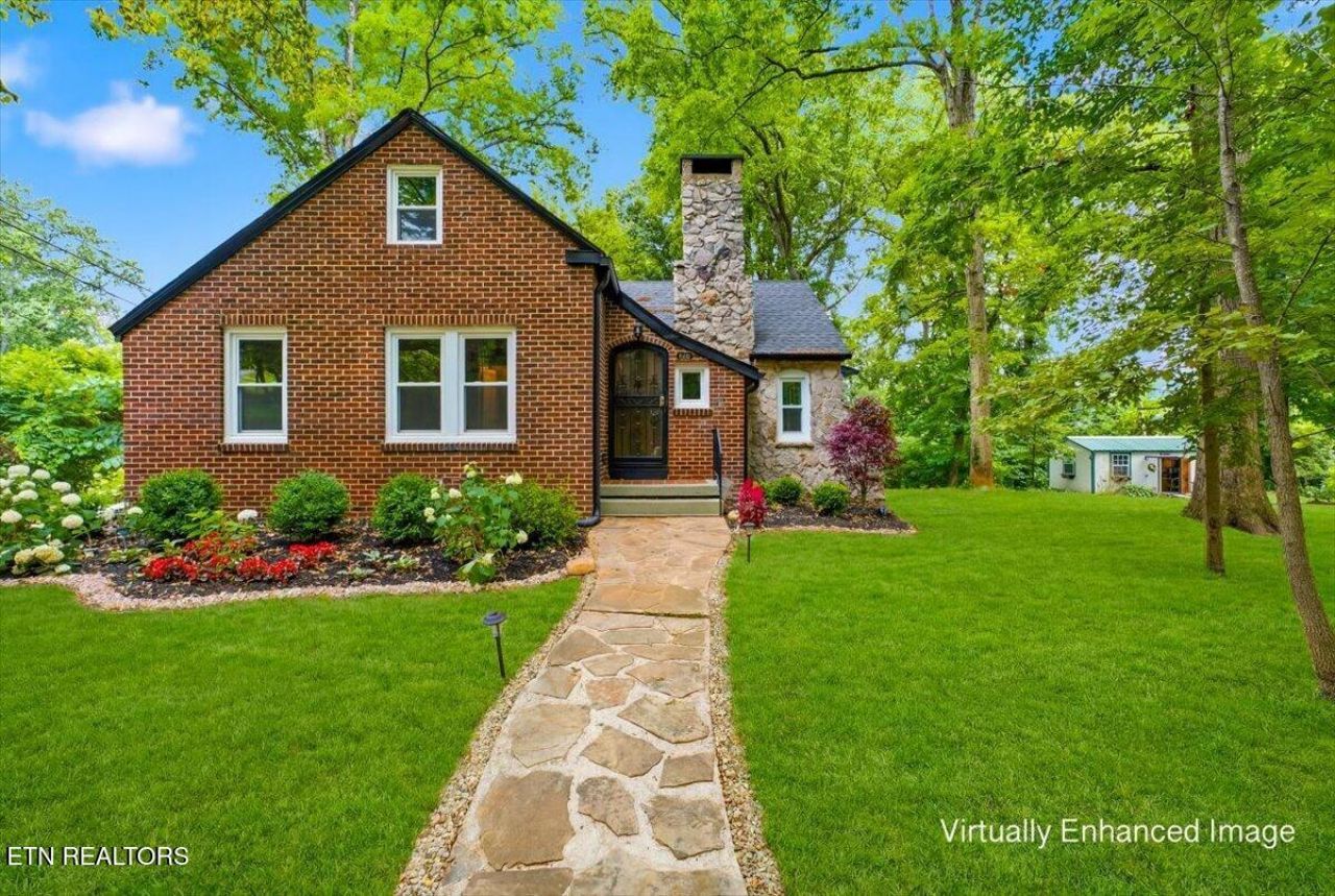 5702 Woodburn Drive, Knoxville, TN 37919 Main Photo