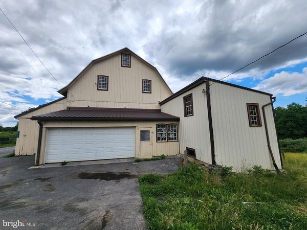 2296 VALLEY ROAD , MANHEIM, PA 17545