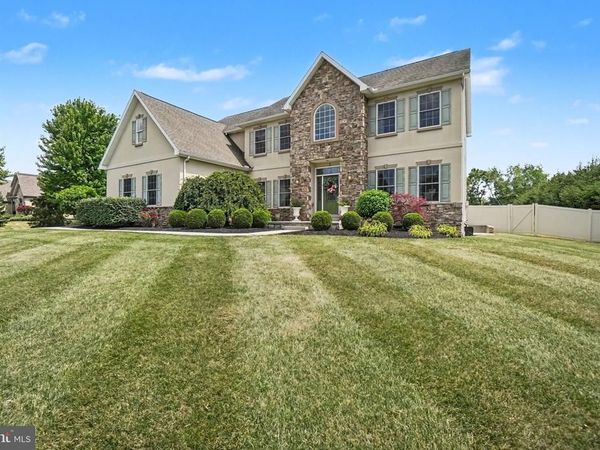 2 RIDGE DRIVE, CARLISLE, PA 17015