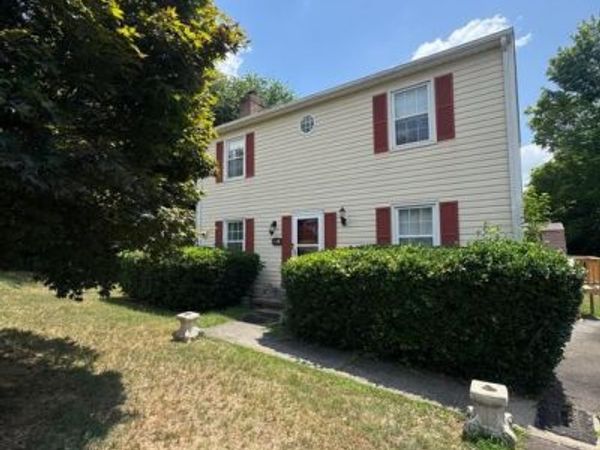 100 GREENBRIER TERRACE, CHARLOTTESVILLE, VA 22901