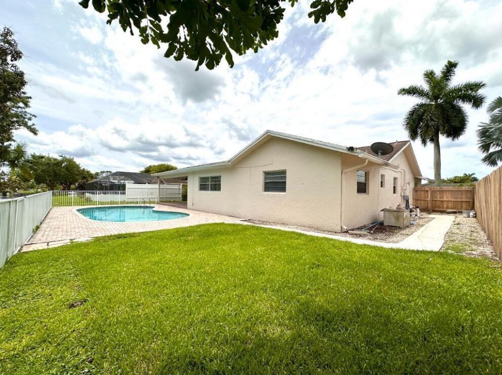 1292 Essex Drive, Wellington, FL 33414 Photo