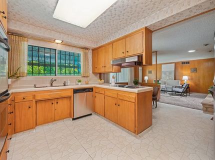 6111 Fordham Way, Sacramento, CA 95831 Photo