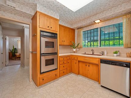 6111 Fordham Way, Sacramento, CA 95831 Photo