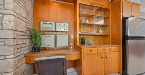 6111 Fordham Way, Sacramento, CA 95831 Photo