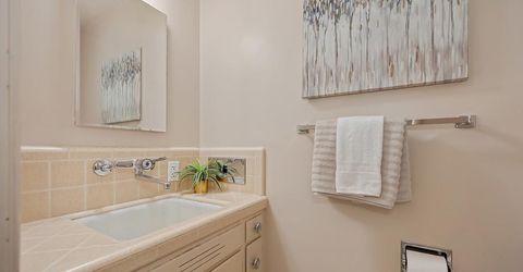 6111 Fordham Way, Sacramento, CA 95831 Photo