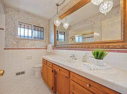 6111 Fordham Way, Sacramento, CA 95831 Photo