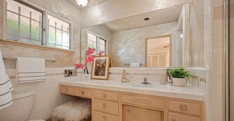 6111 Fordham Way, Sacramento, CA 95831 Photo