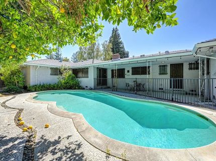 6111 Fordham Way, Sacramento, CA 95831 Photo