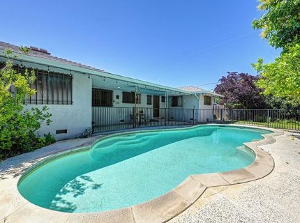 6111 Fordham Way, Sacramento, CA 95831 Photo