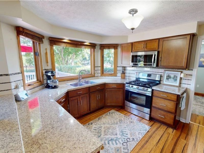 971 Fieldstone Drive, Kent, OH 44240 Photo 6