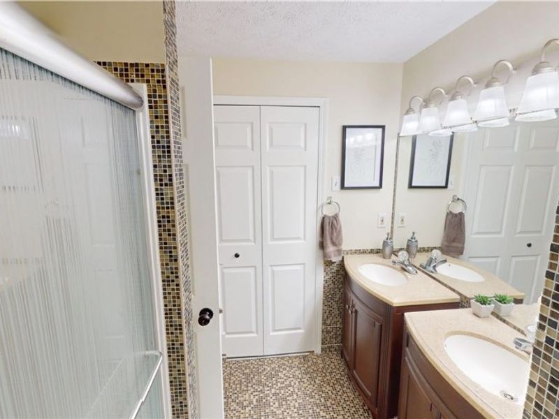 971 Fieldstone Drive, Kent, OH 44240 Photo 8