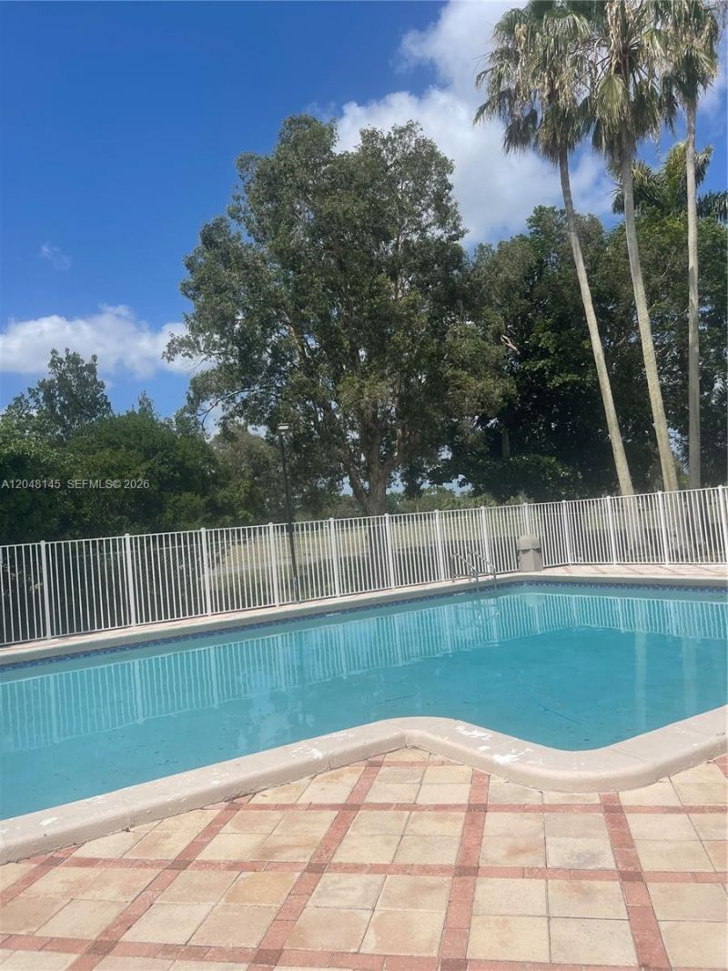 6955 NW 186th St , Unit F505, Hialeah, FL 33015 Photo