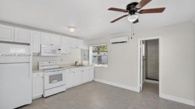 1010 NE 138th St , North Miami, FL 33161 Photo