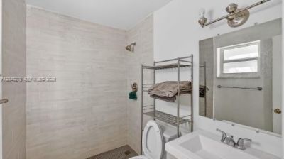 1010 NE 138th St , North Miami, FL 33161 Photo
