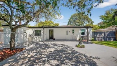 1010 NE 138th St , North Miami, FL 33161 Photo