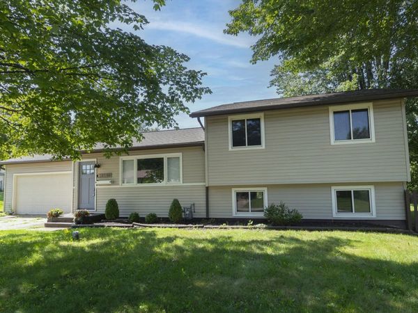 18140 Brightlingsea Place, South Bend, IN 46637