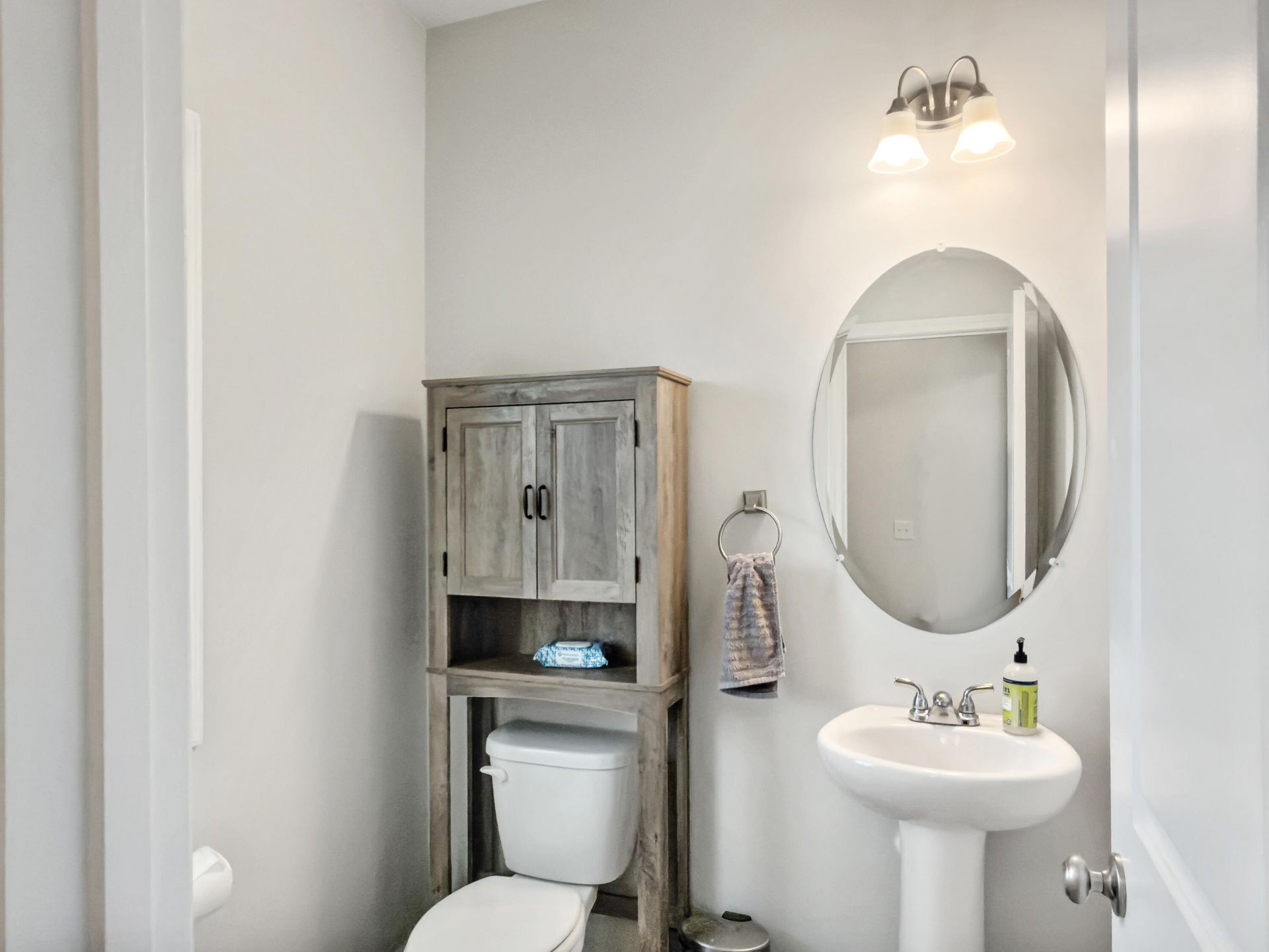 188 Hyrne Drive Photo 4
