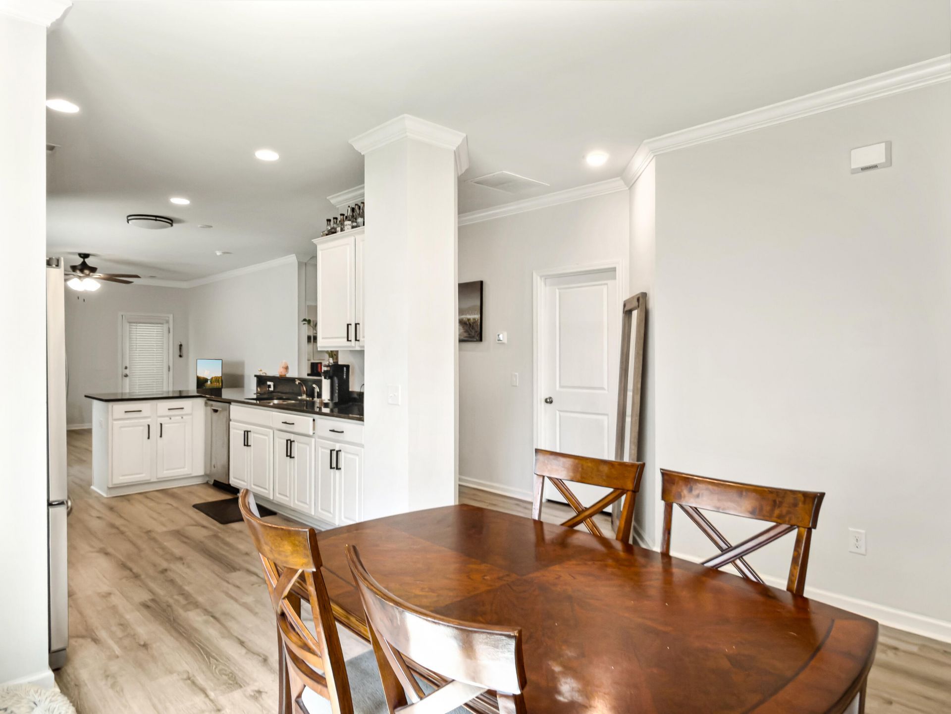 188 Hyrne Drive Photo 6