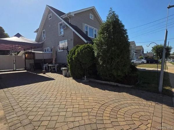 170 E Mineola Avenue, Valley Stream, NY 11580