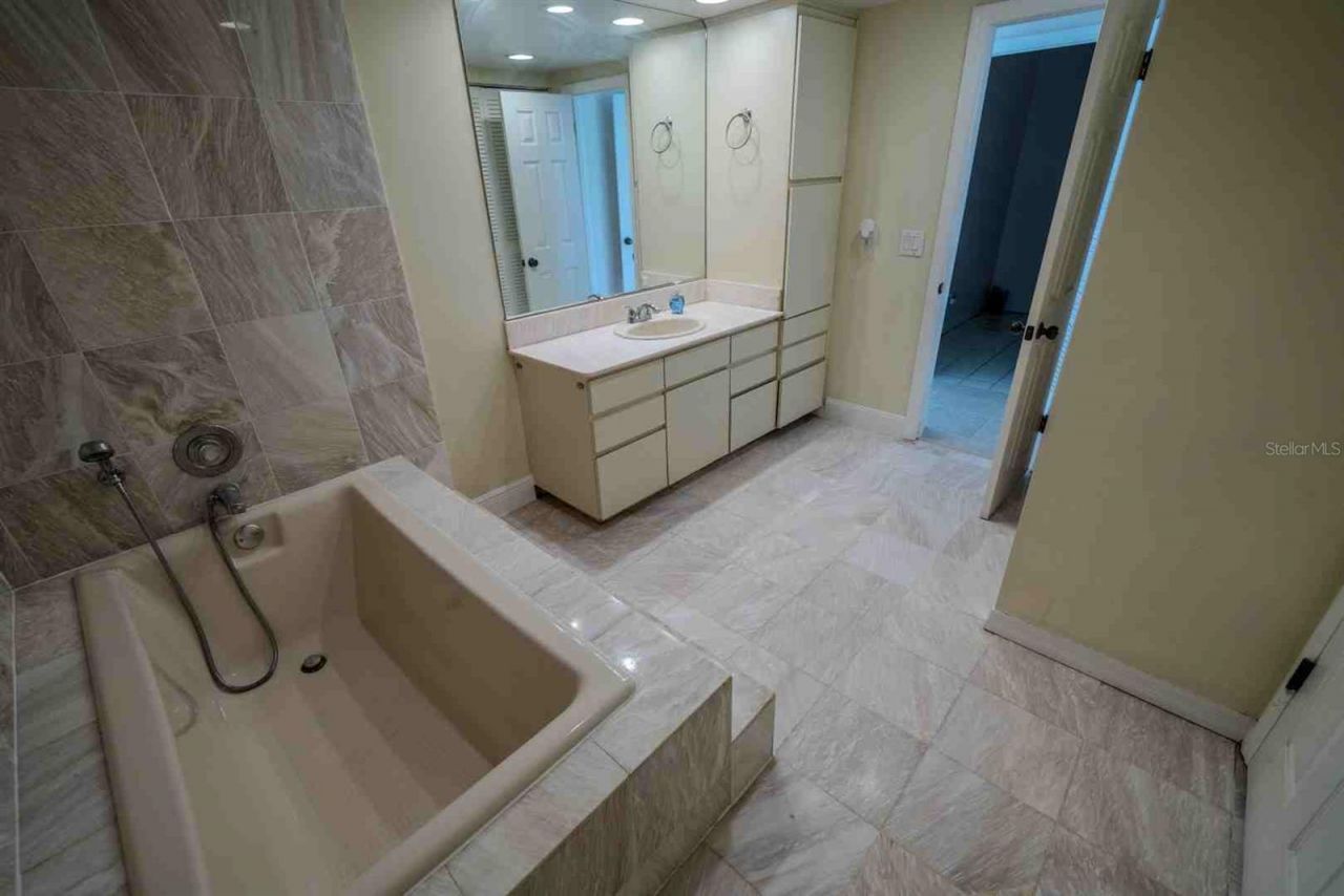 225 Country Club Drive , Unit D142, Largo, FL 33771 Photo
