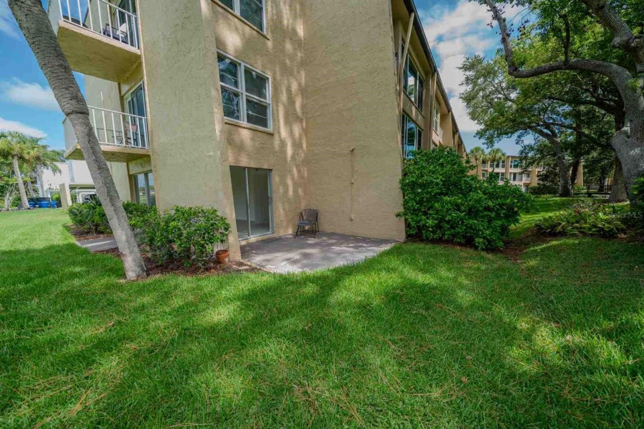 225 Country Club Drive , Unit D142, Largo, FL 33771 Photo