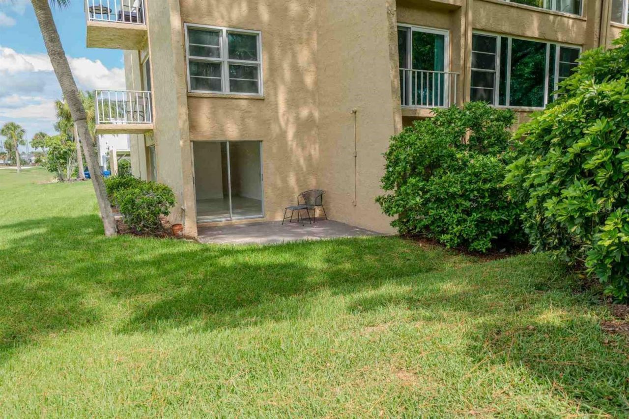225 Country Club Drive , Unit D142, Largo, FL 33771 Photo