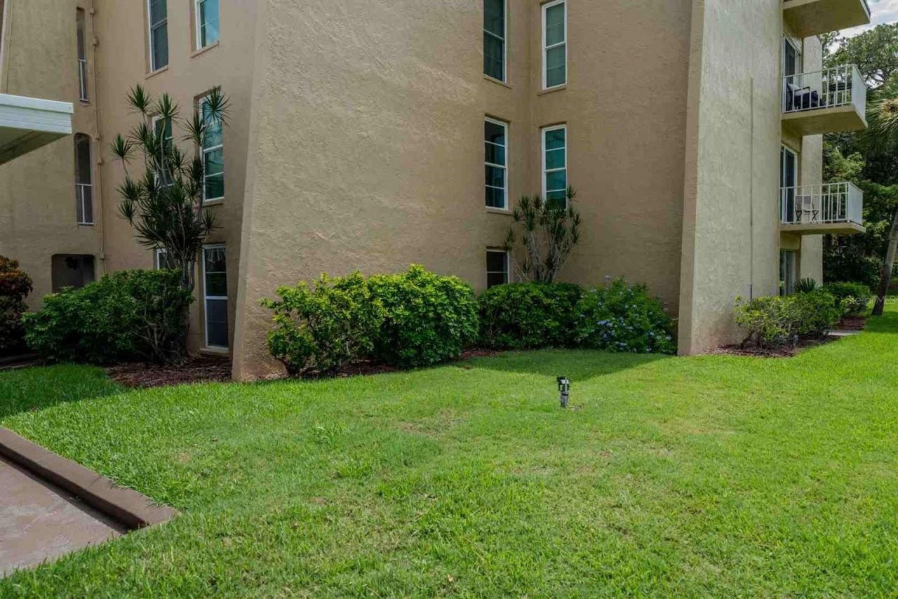 225 Country Club Drive , Unit D142, Largo, FL 33771 Photo