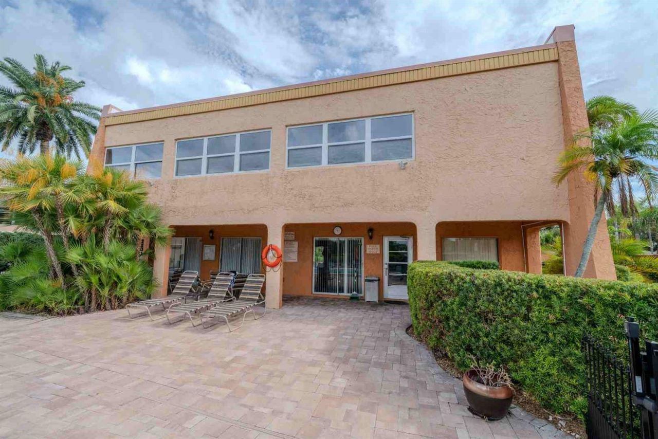 225 Country Club Drive , Unit D142, Largo, FL 33771 Photo