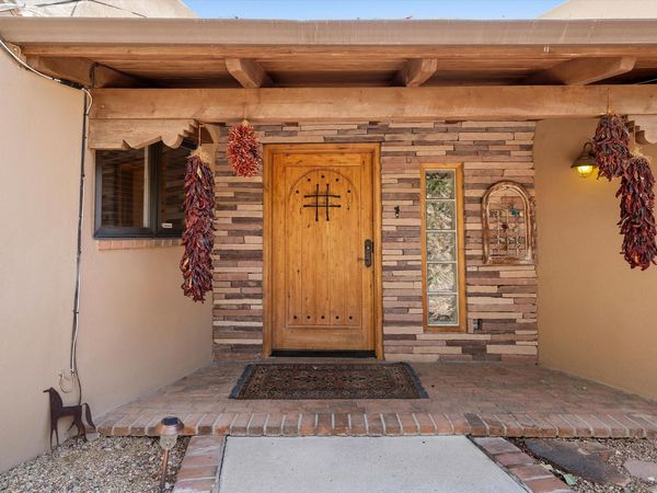 4068 Dietz Farm Circle NW, Los Ranchos, NM 87107