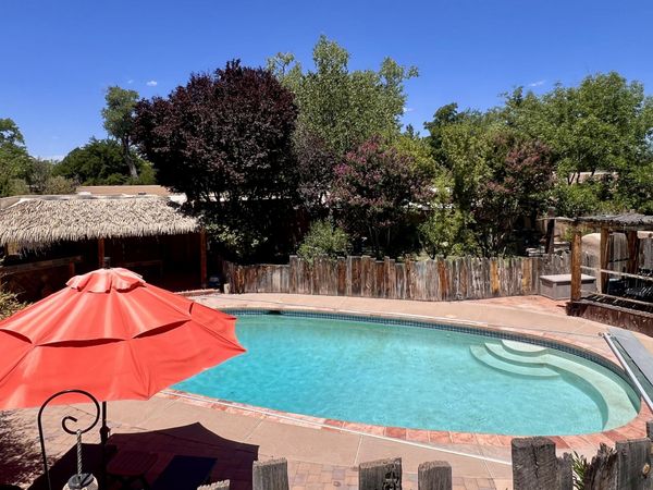 4068 Dietz Farm Circle NW, Los Ranchos, NM 87107