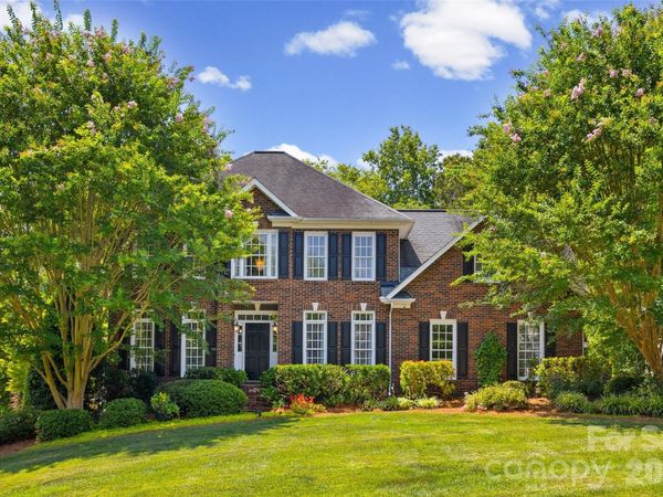 5301 Ravenglass Court, Waxhaw, NC 28173