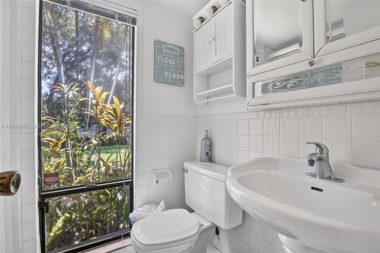 12104 Landing Way , Cooper City, FL 33026 Photo