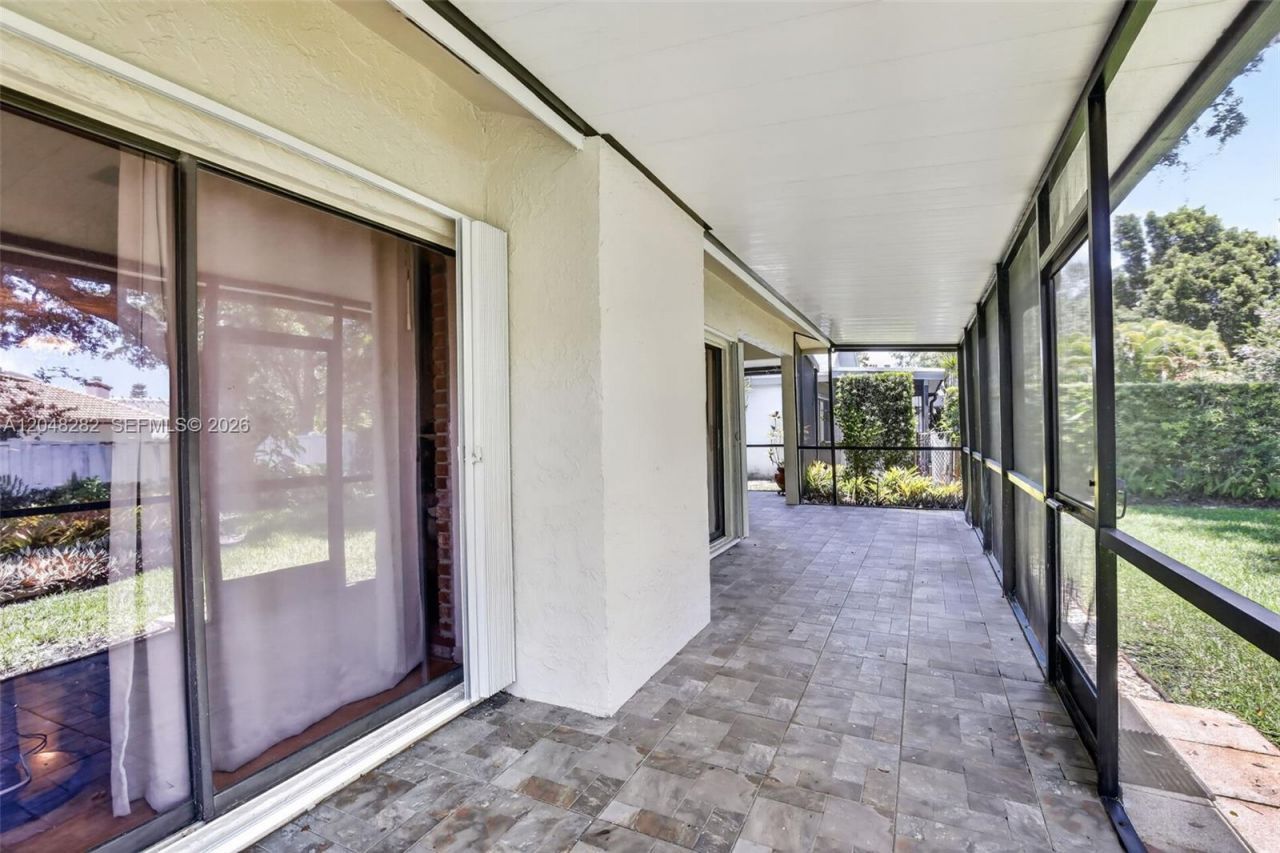 12104 Landing Way , Cooper City, FL 33026 Photo