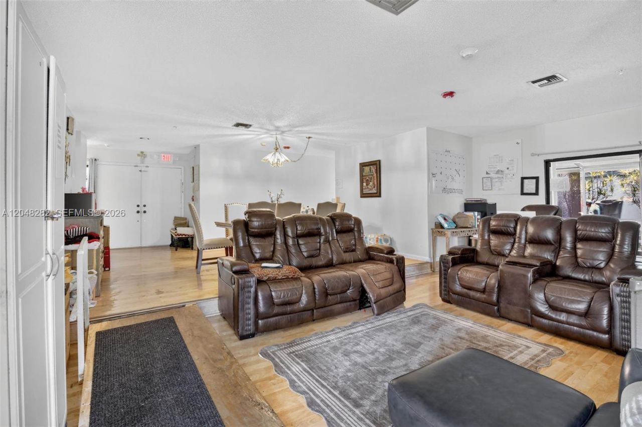 12104 Landing Way , Cooper City, FL 33026 Photo