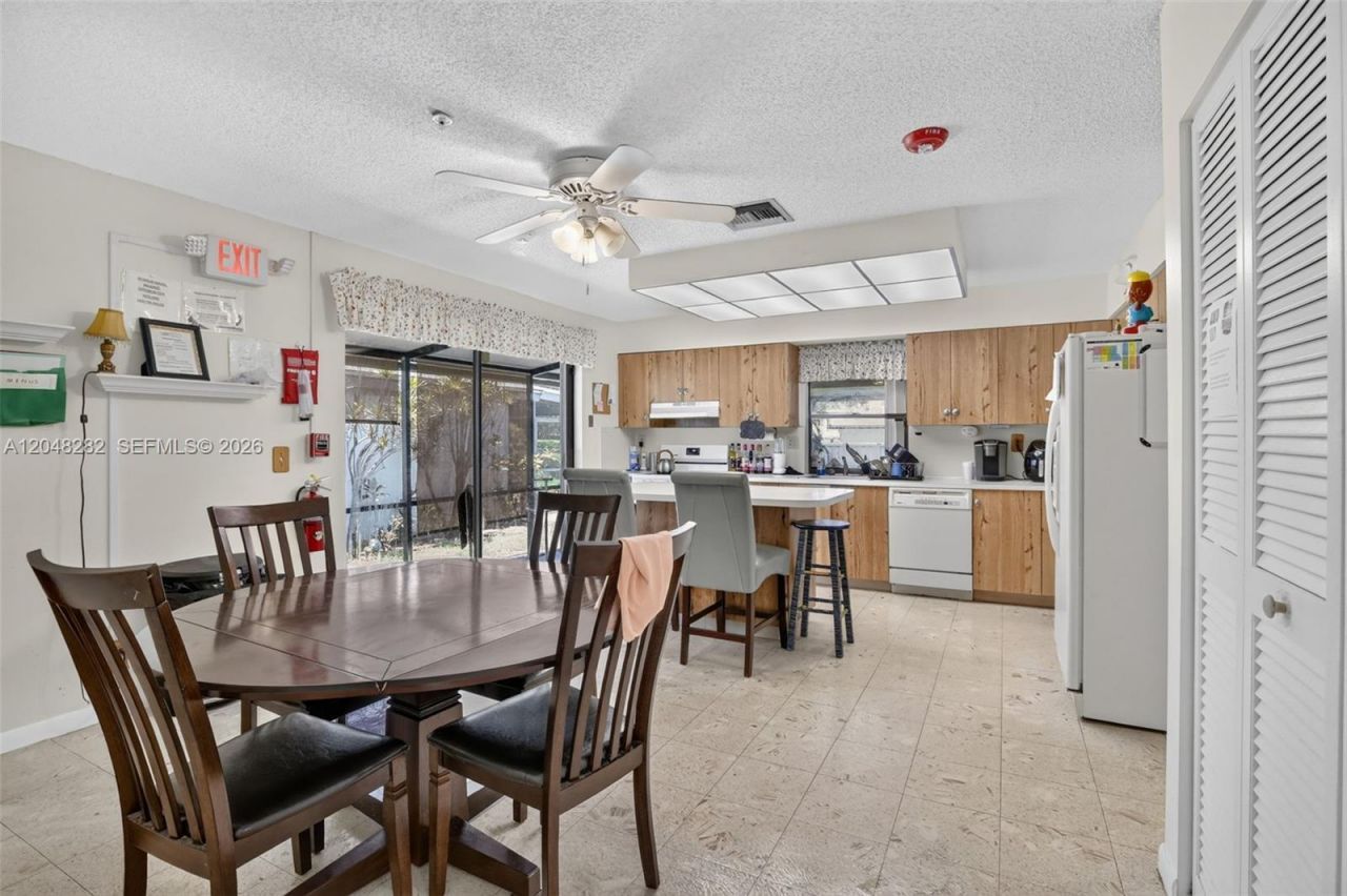 12104 Landing Way , Cooper City, FL 33026 Photo