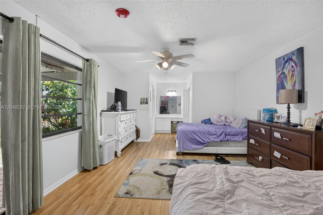 12104 Landing Way , Cooper City, FL 33026 Photo