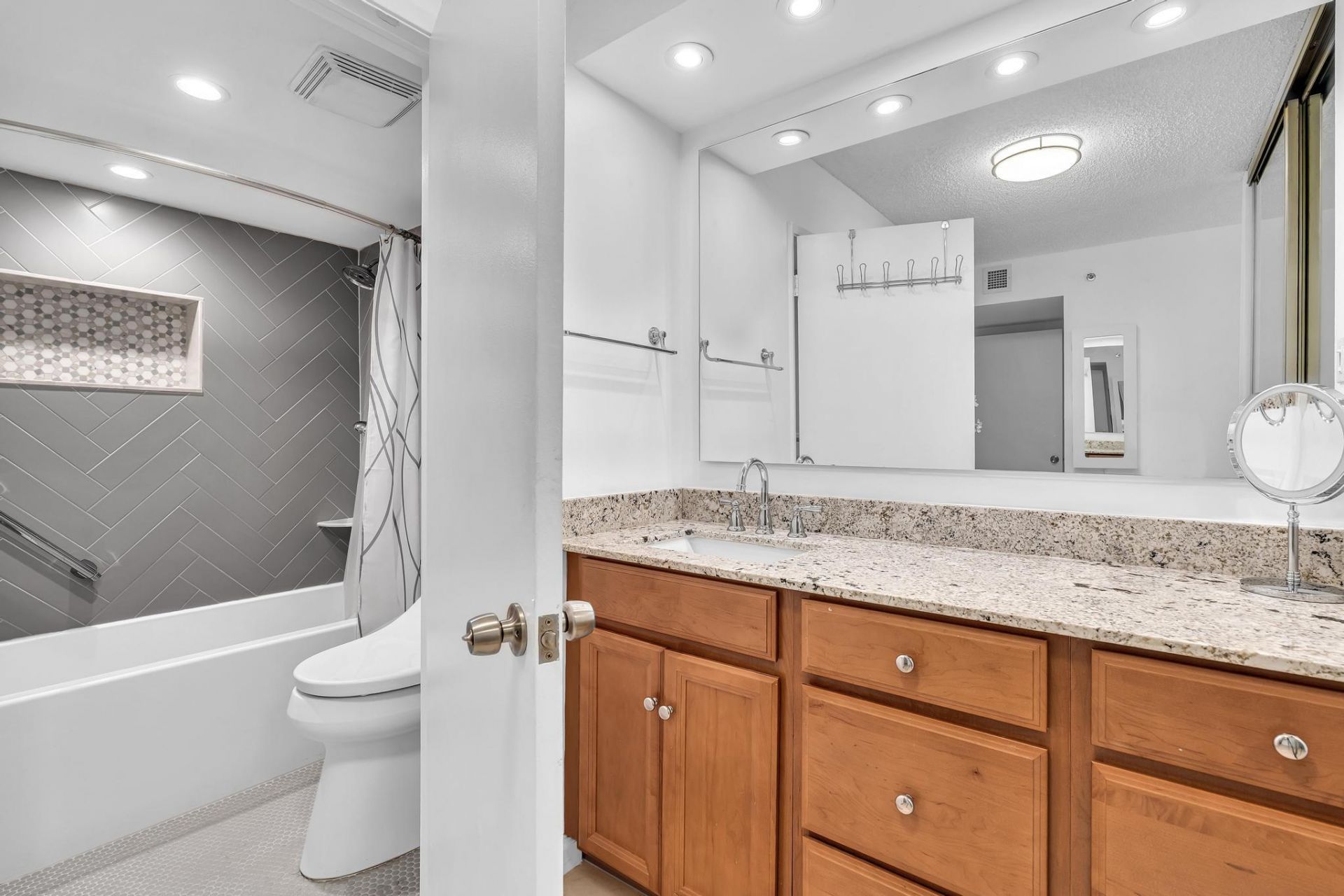 23200 Camino Del Mar, Unit 304, Boca Raton, FL 33433 Photo