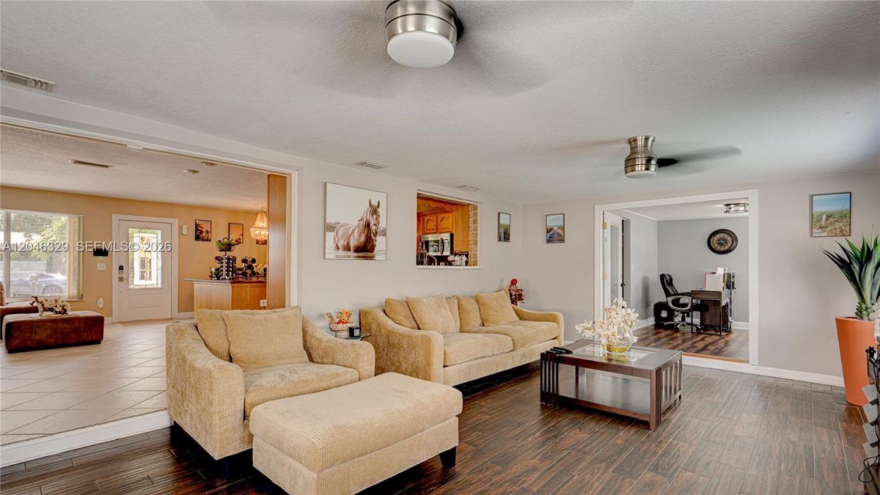 11370 NW 46th Pl, Sunrise, FL 33323 Photo