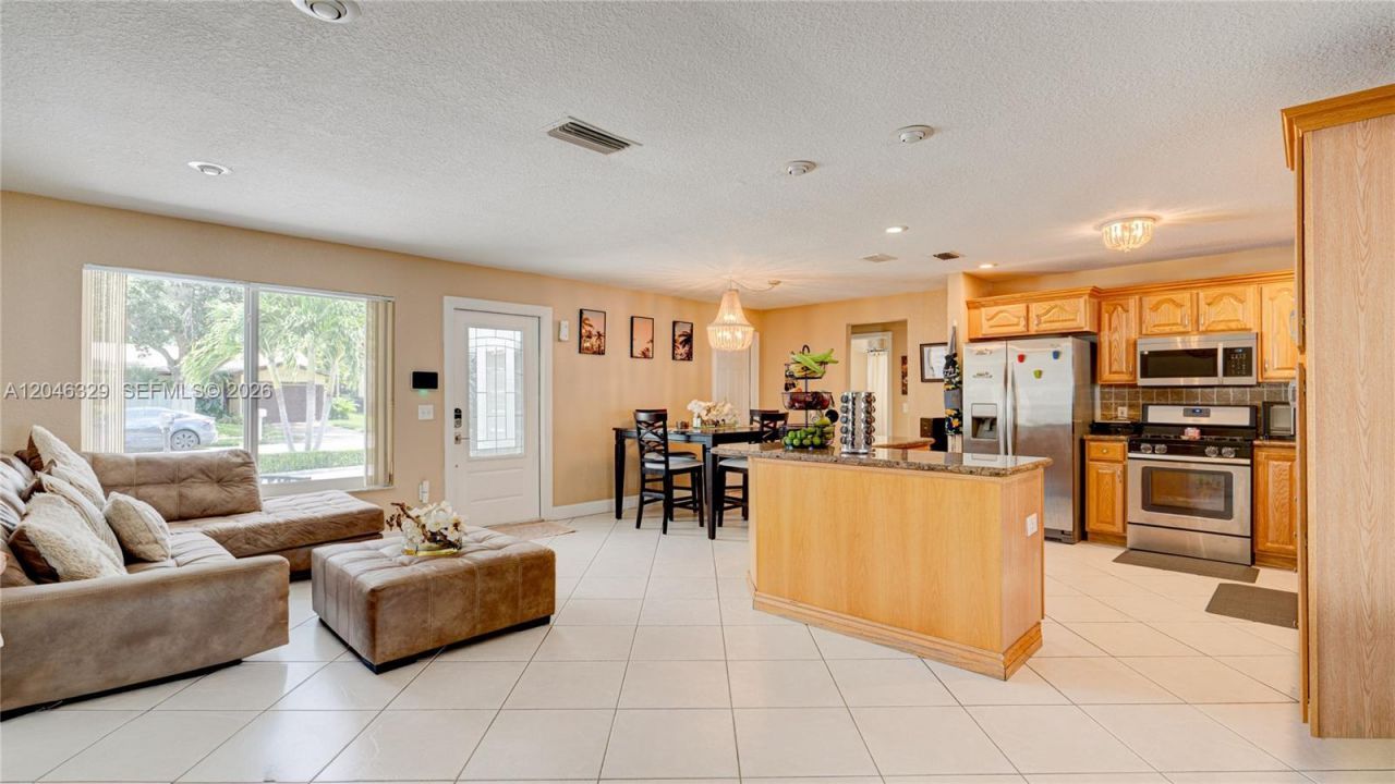 11370 NW 46th Pl, Sunrise, FL 33323 Photo