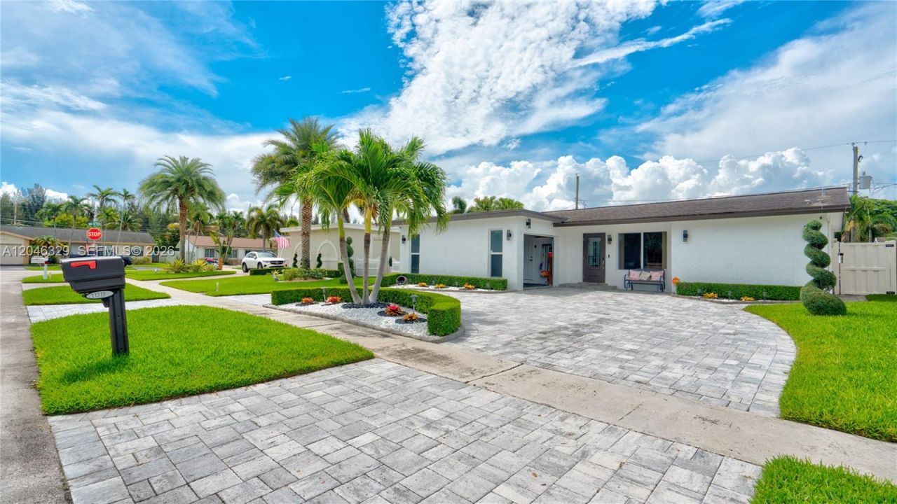 11370 NW 46th Pl, Sunrise, FL 33323 Photo