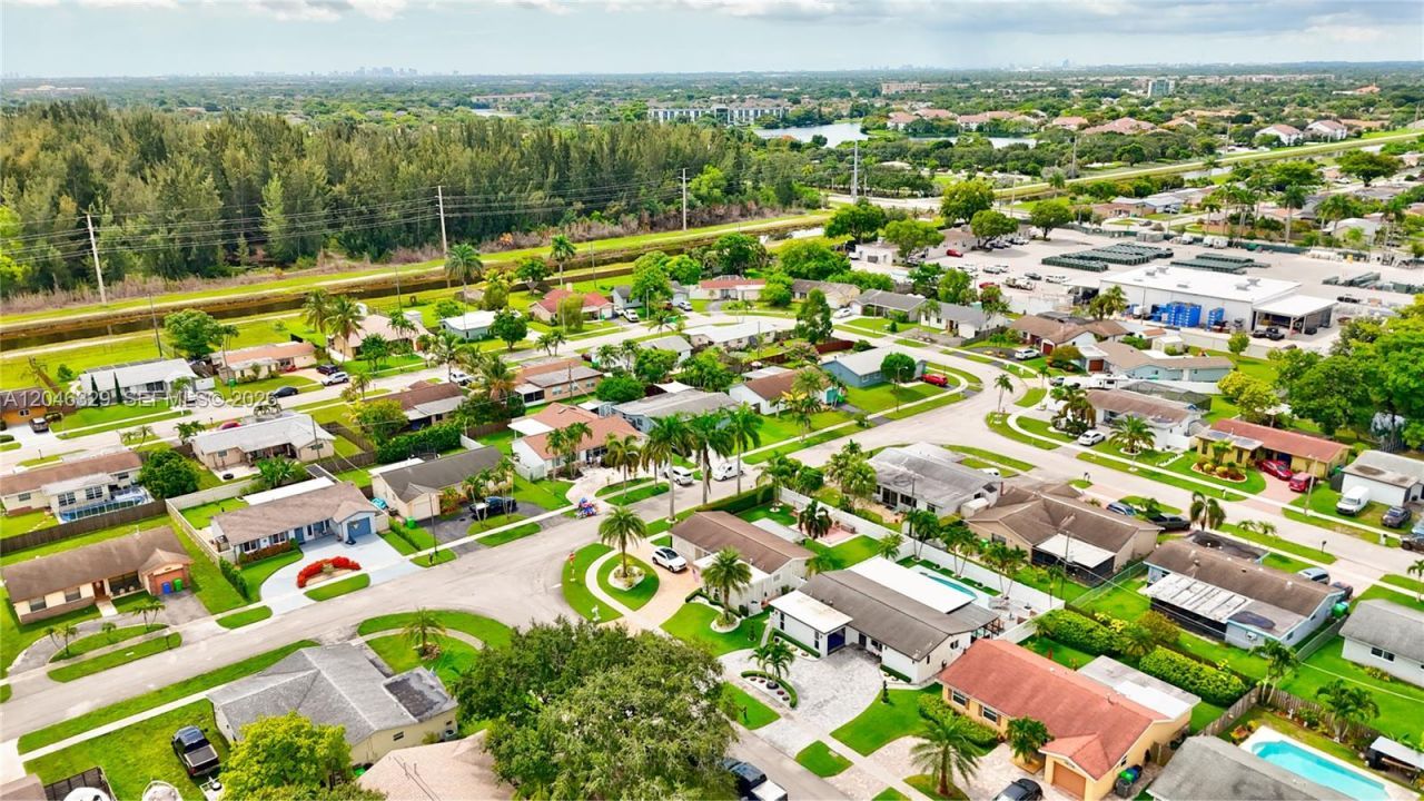 11370 NW 46th Pl, Sunrise, FL 33323 Photo