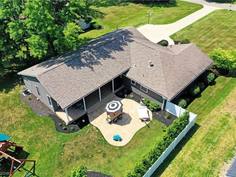 9272 Hillview Drive NE, Howland, OH 44484 Photo 3