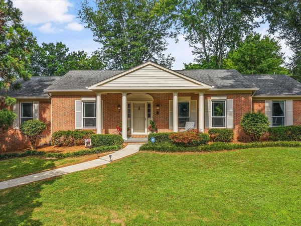 9632 Briarwood Drive, Knoxville, TN 37923