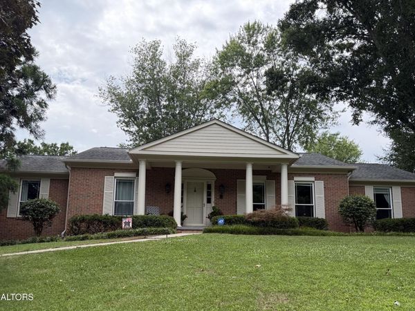 9632 Briarwood Drive, Knoxville, TN 37923