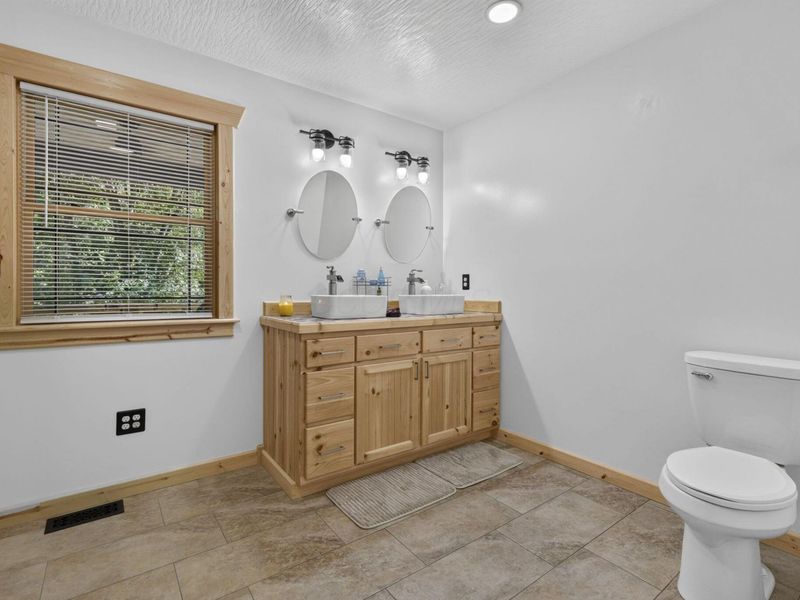 670 Natchez Lane, Sugar Grove, OH 43155 Photo 18