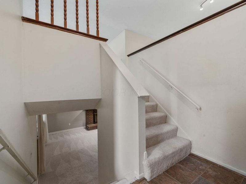6417 S Sunbury Road, Westerville, OH 43081 Photo 6
