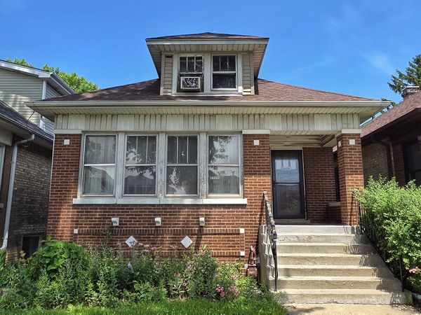 5020 W Dakin Street , Chicago, IL 60641